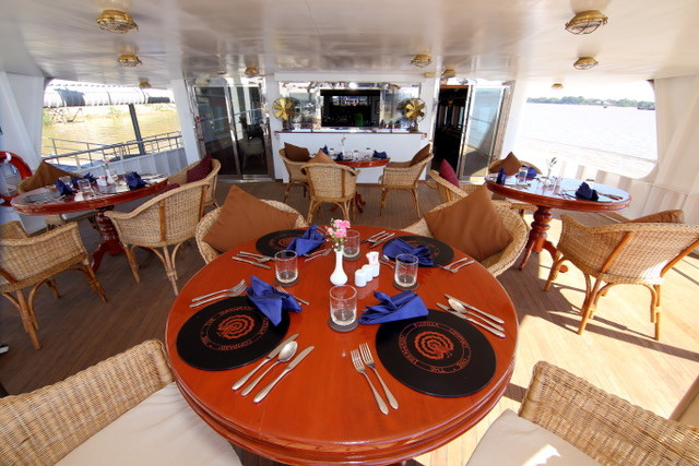 Pandaw MY Andaman Explorer Interior 2.jpg